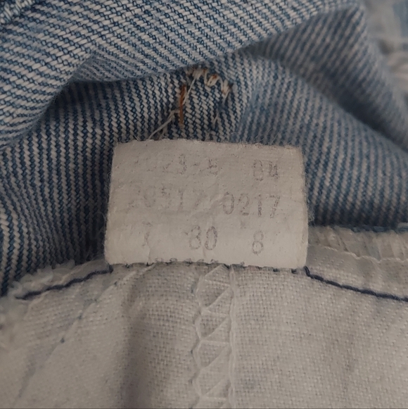 Vintage Levi's Distressed Denim Shorts Size 38 Blue Jean Cutoffs - Picture 3 of 16